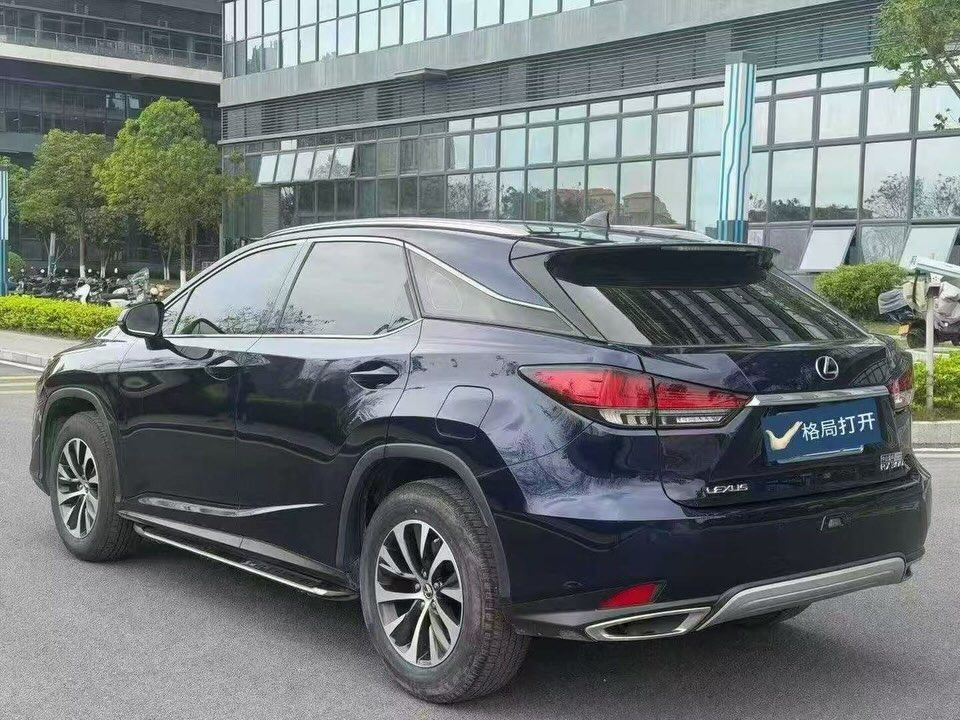 Vehicle - Image 6