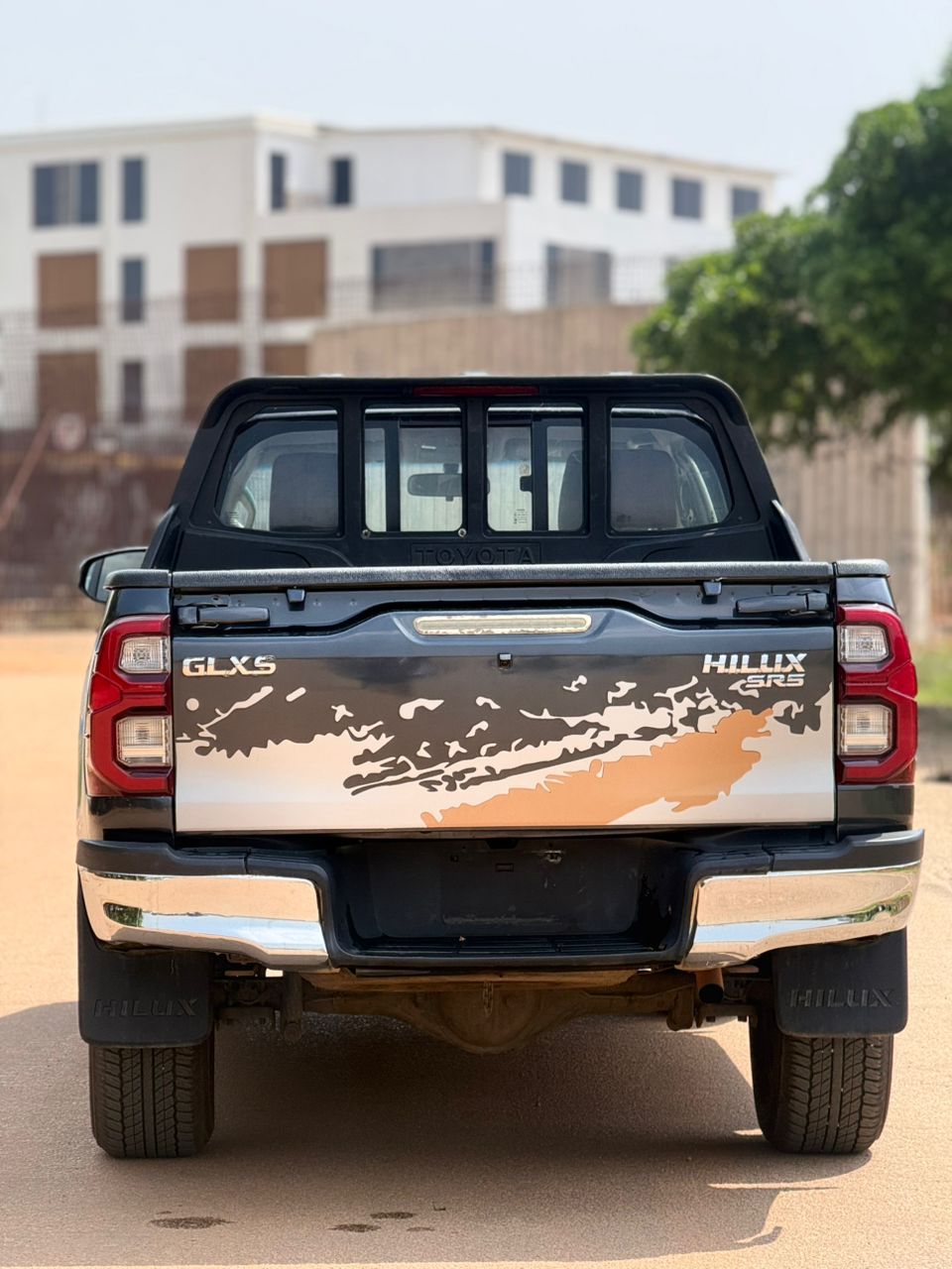 Vehicle - Image 8