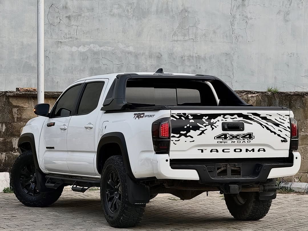 Vehicle - Image 3