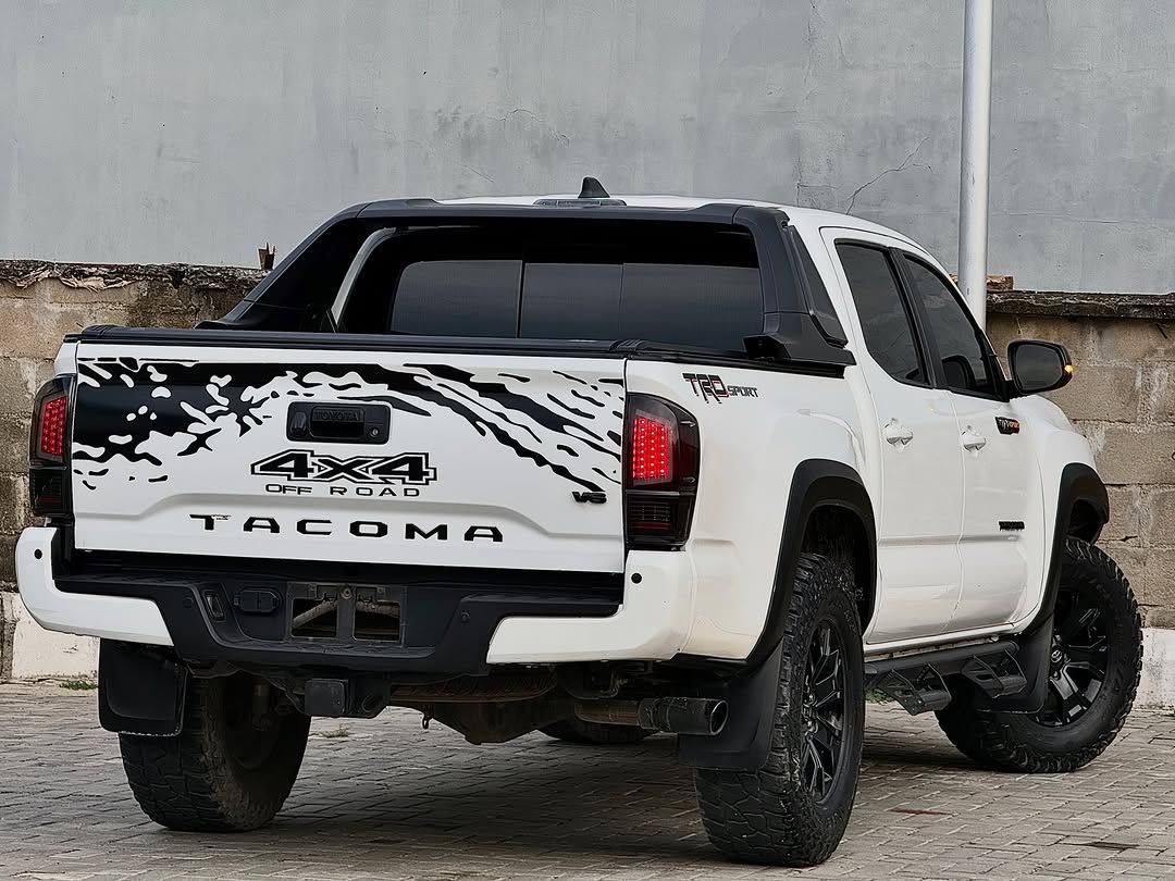 Vehicle - Image 5