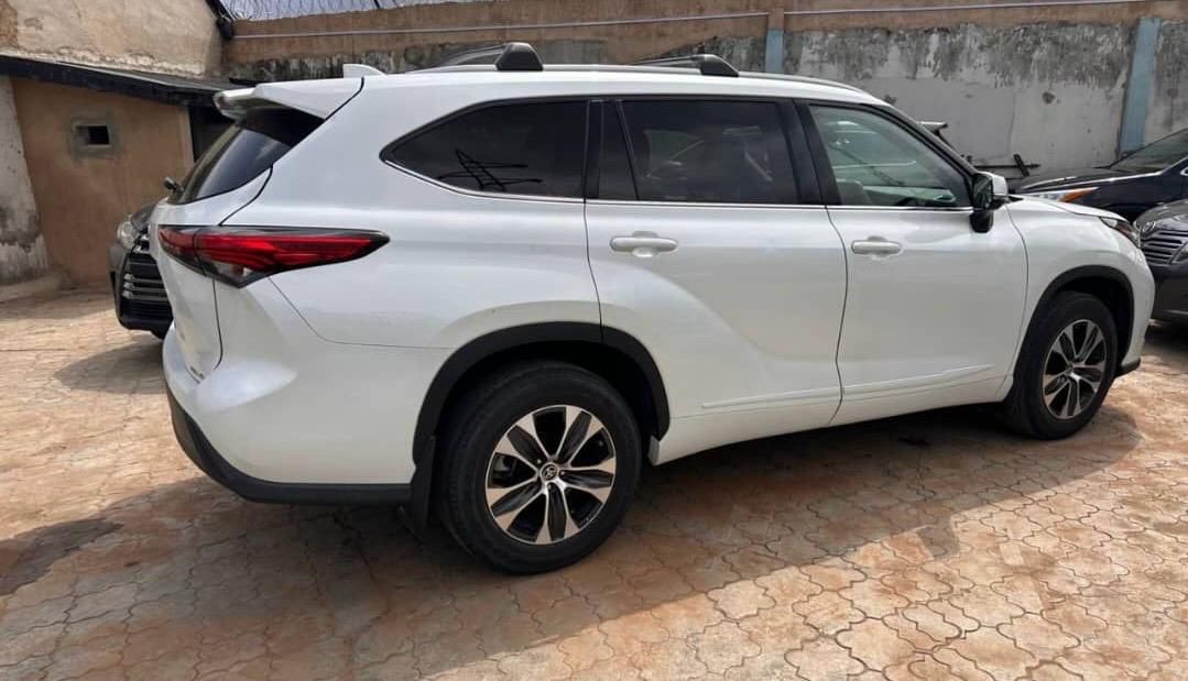 Vehicle - Image 5