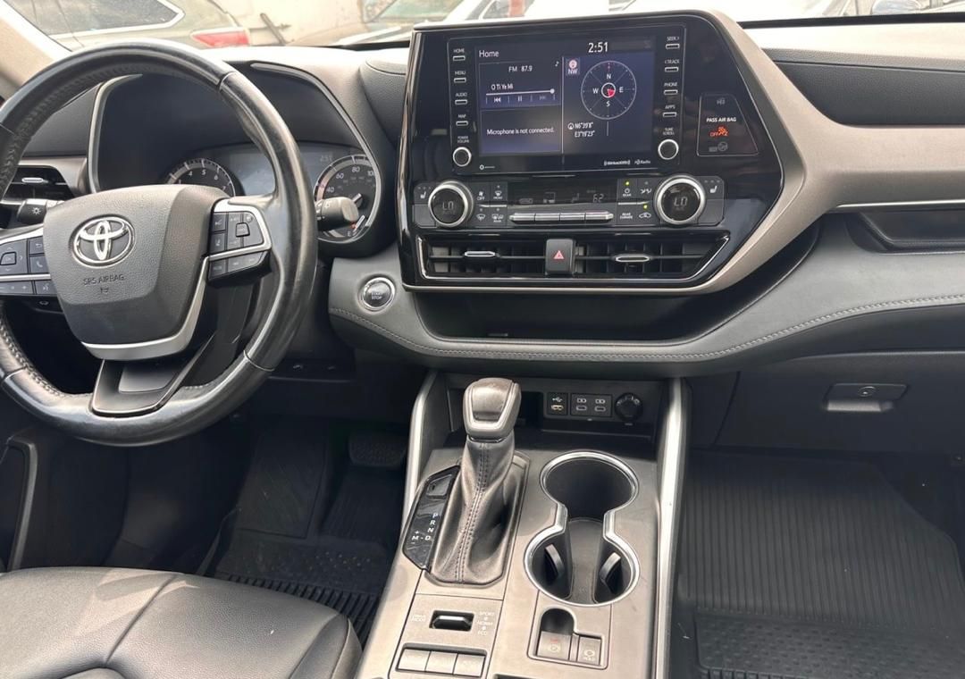 Vehicle - Image 7