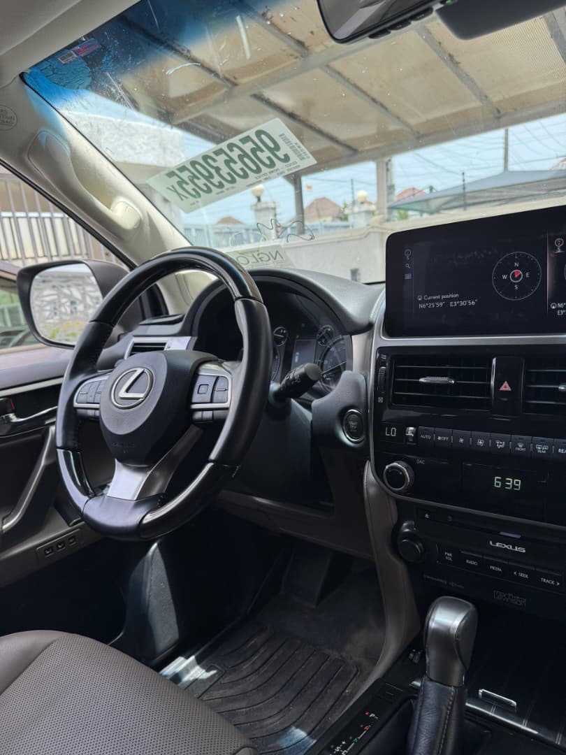 Vehicle - Image 11