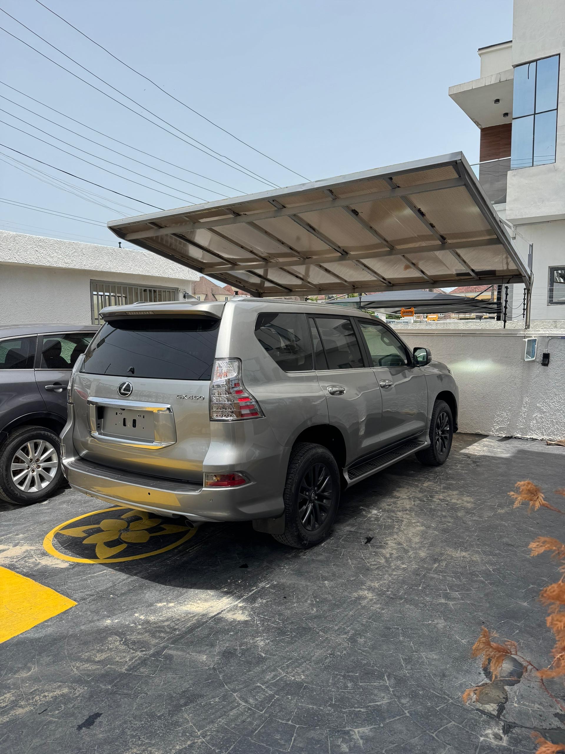 2023 Lexus GX 460 - Image 1