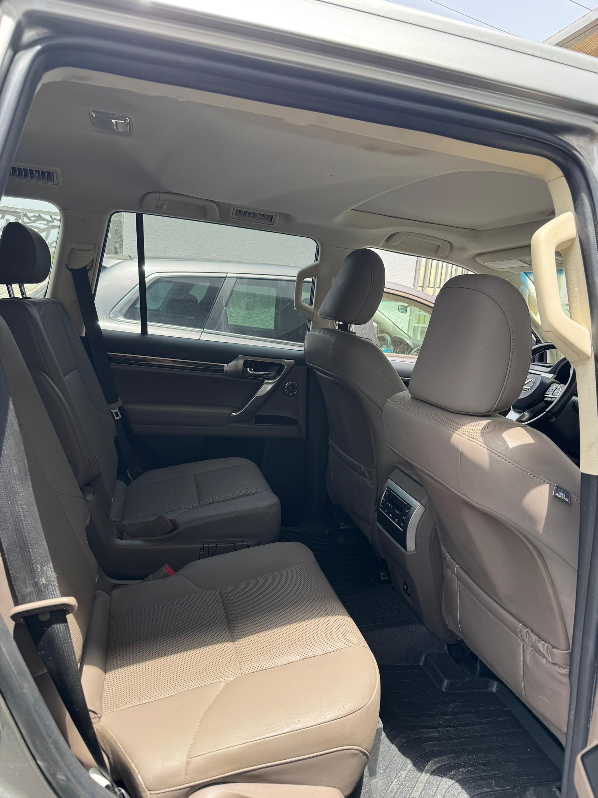 Vehicle - Image 3