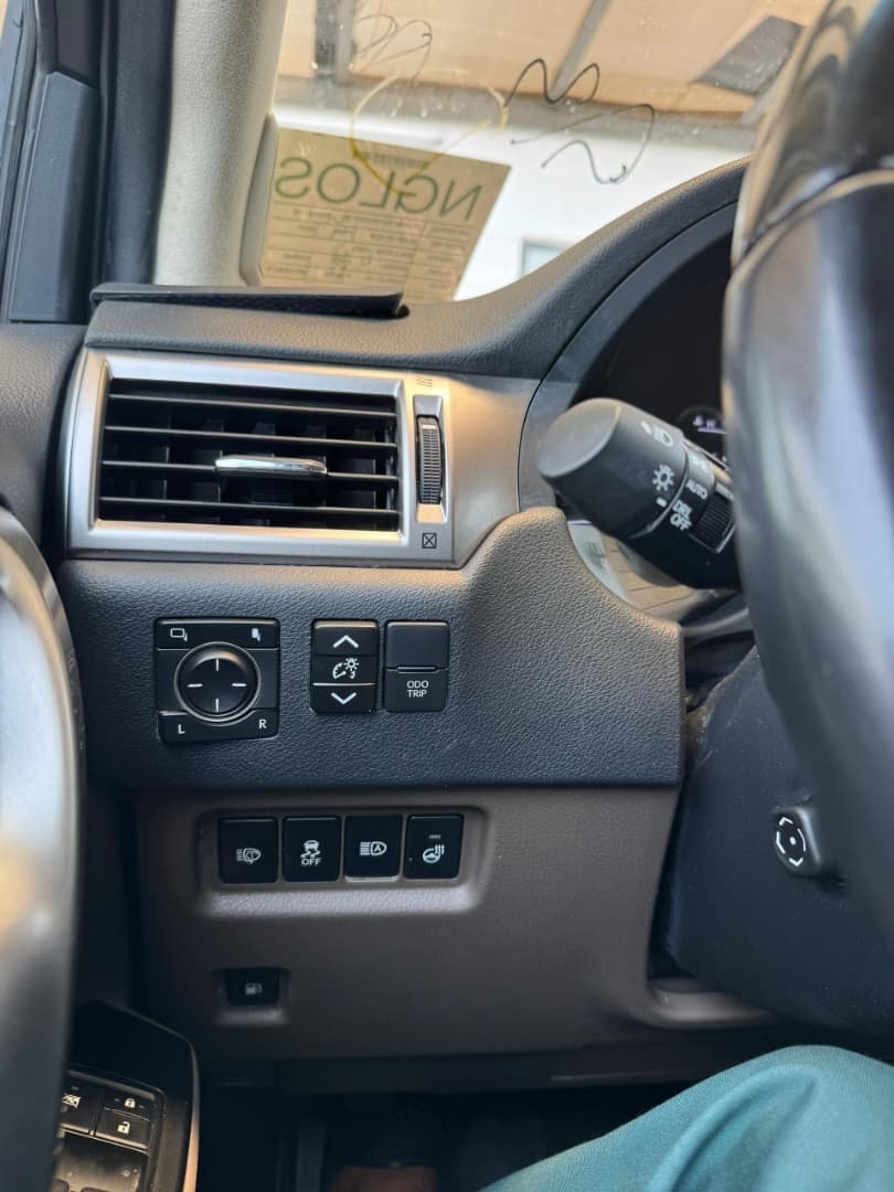 Vehicle - Image 12