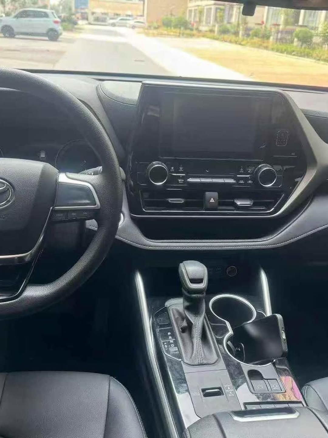 Vehicle - Image 4