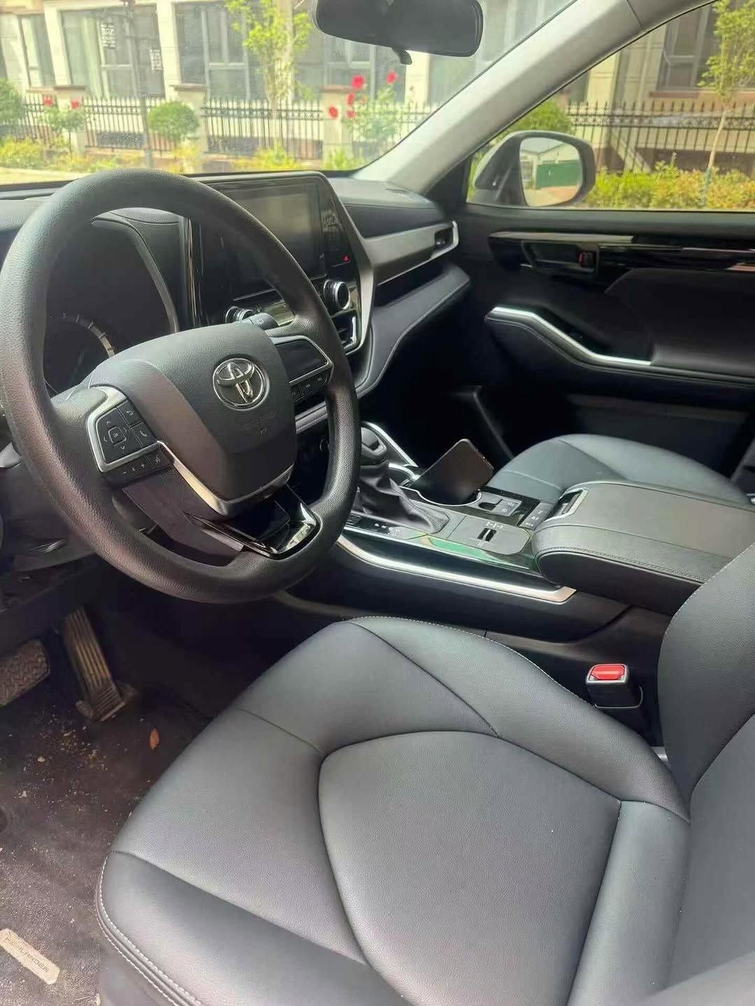 Vehicle - Image 7