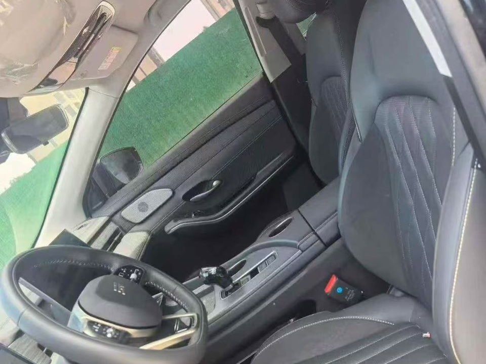 Vehicle - Image 5