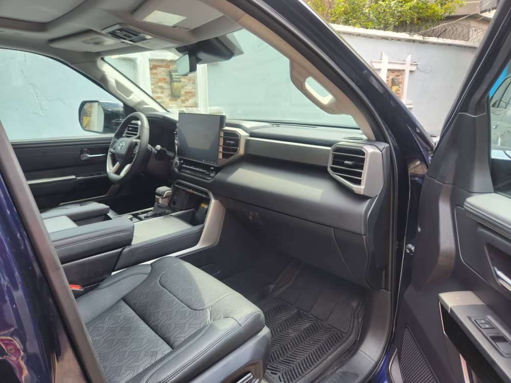 Vehicle - Image 3