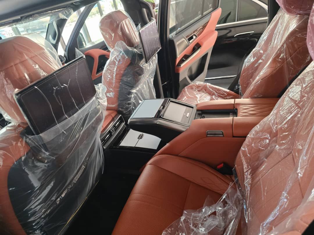 Vehicle - Image 10