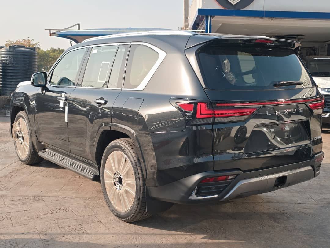 Vehicle - Image 3