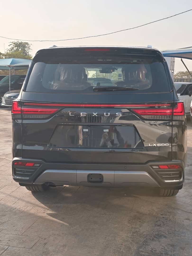 Vehicle - Image 5
