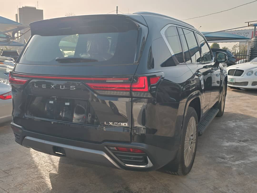 Vehicle - Image 13