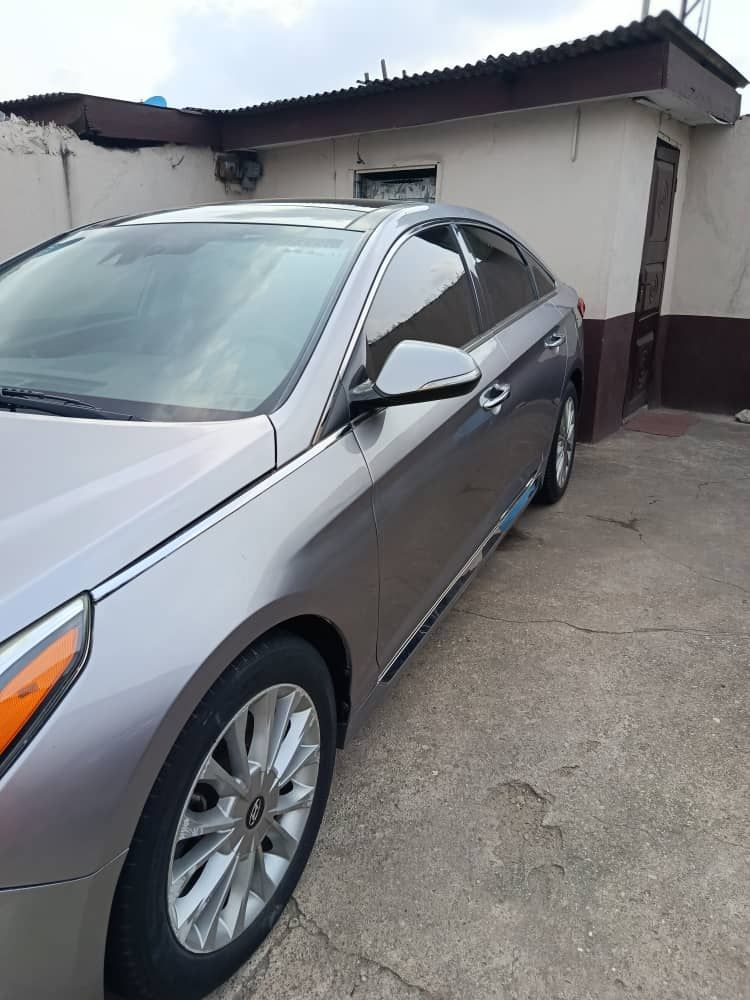 Vehicle - Image 3