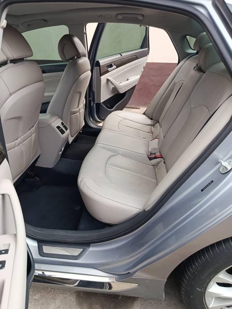Vehicle - Image 10
