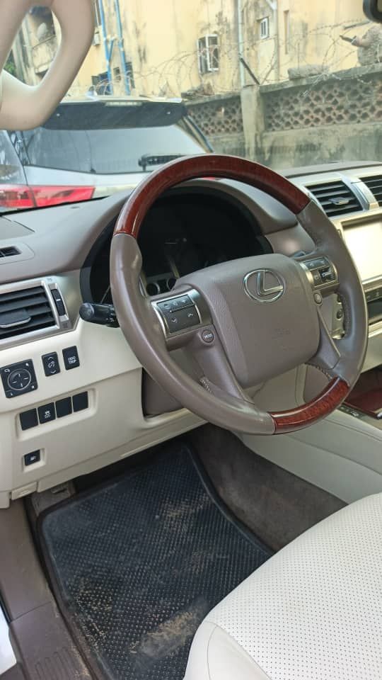 Vehicle - Image 8