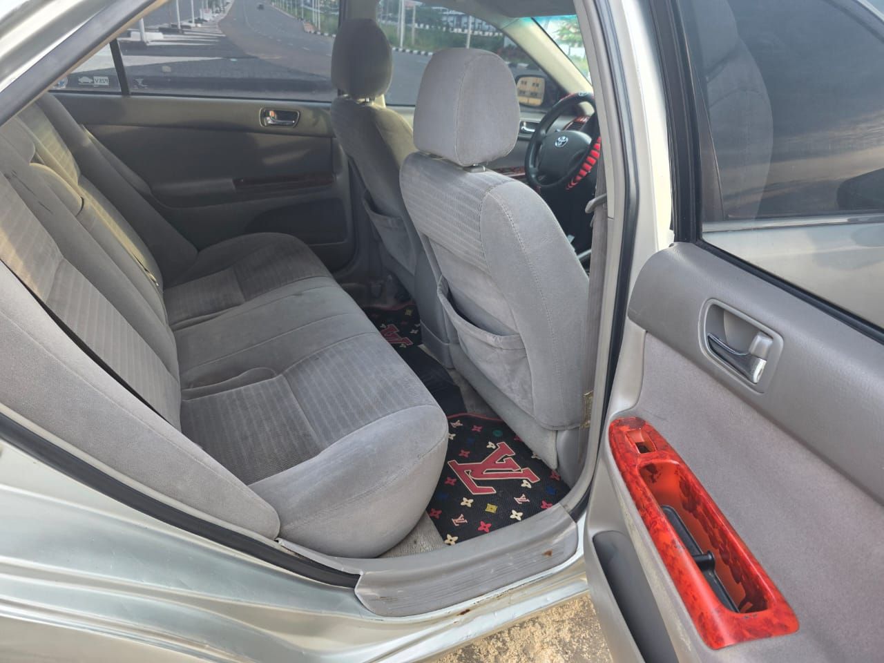 Vehicle - Image 8