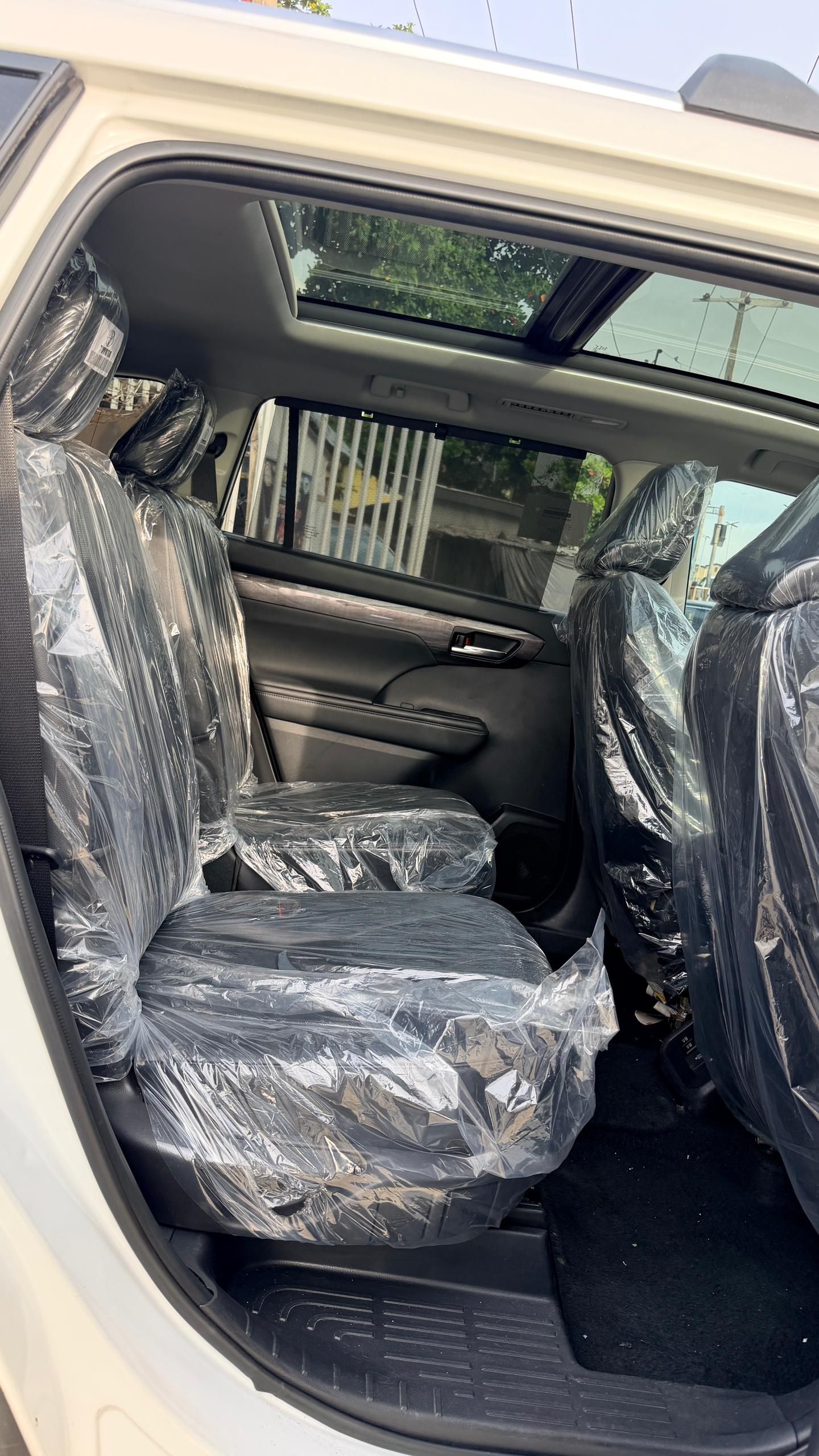 Vehicle - Image 9