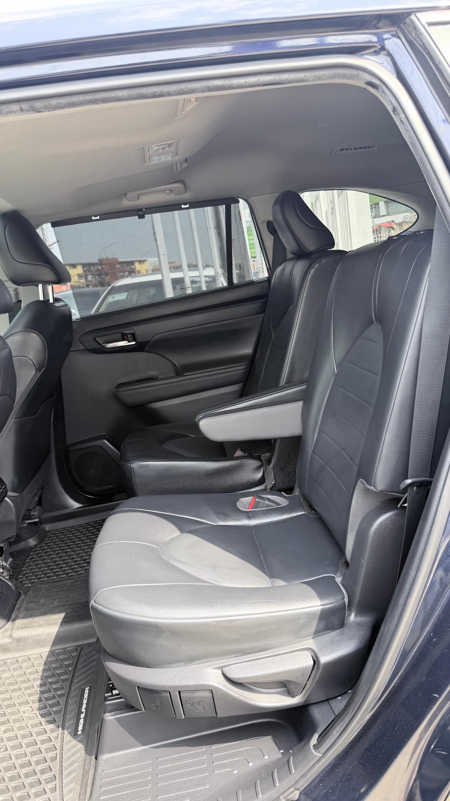 Vehicle - Image 9