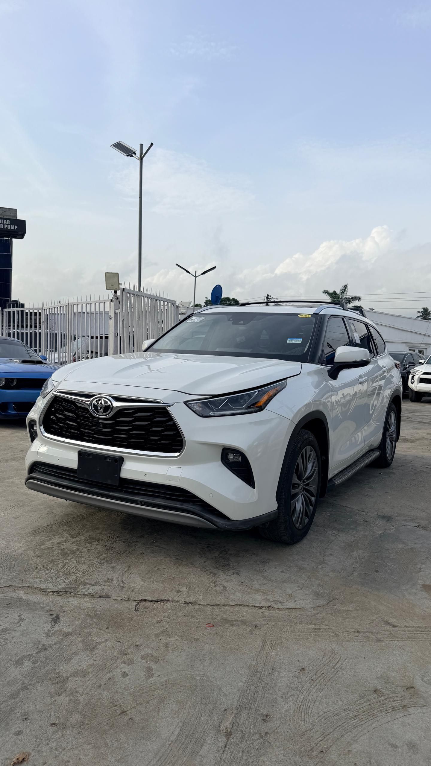 Vehicle - Image 12