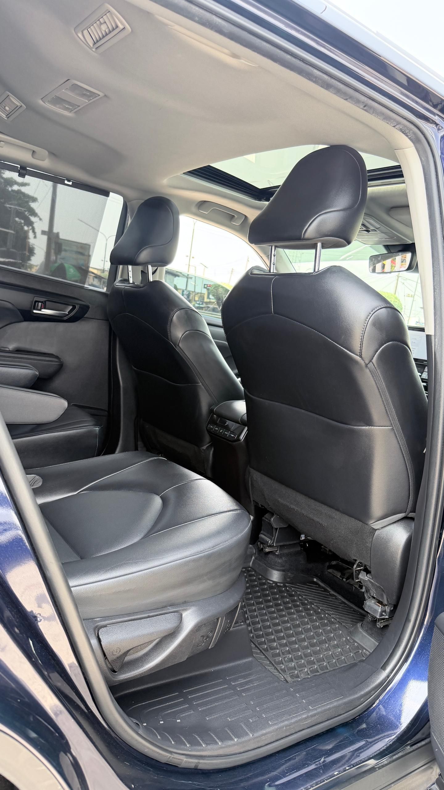 Vehicle - Image 13