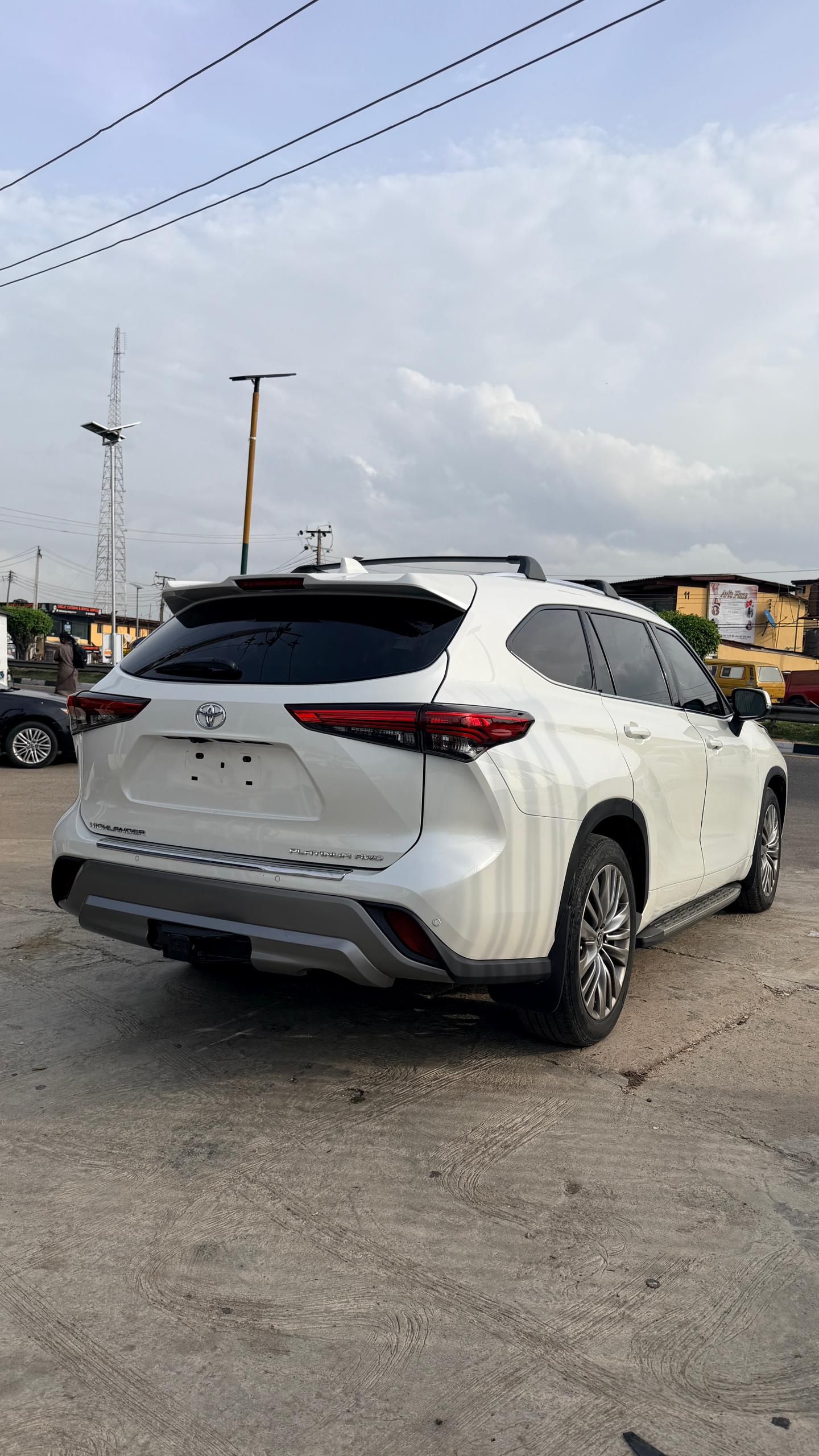 2026 Toyota Highlander - Image 1