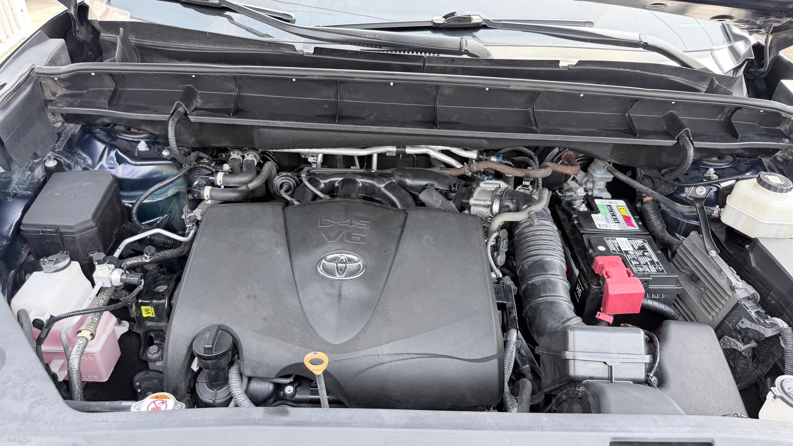 Vehicle - Image 12