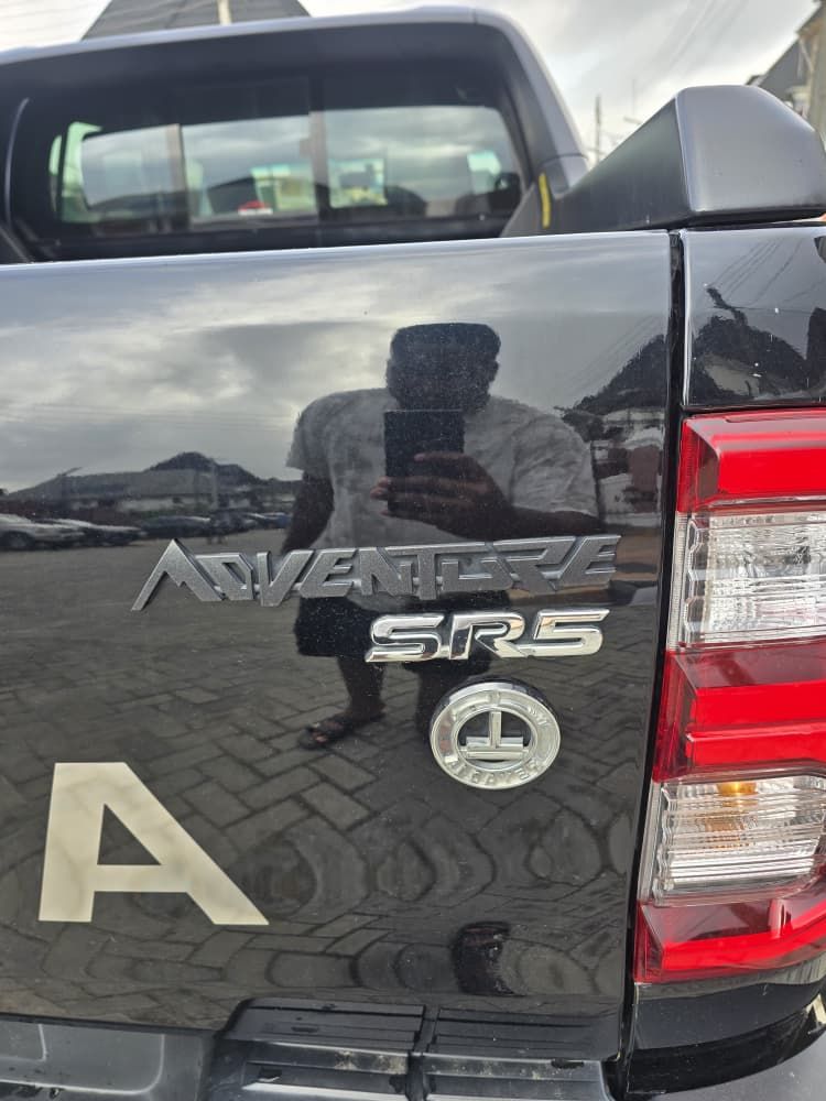 Vehicle - Image 10
