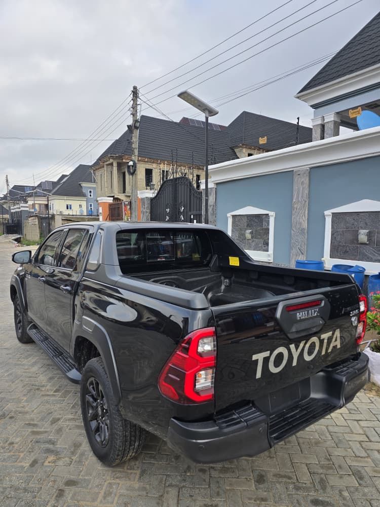 Vehicle - Image 12