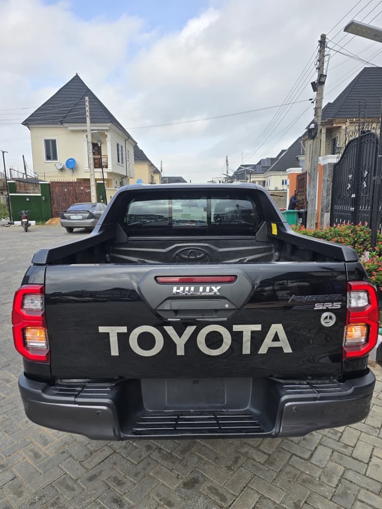 Vehicle - Image 8