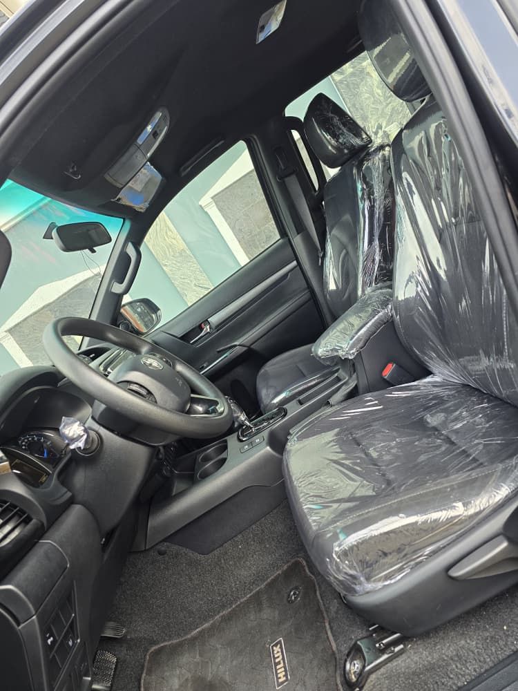Vehicle - Image 5