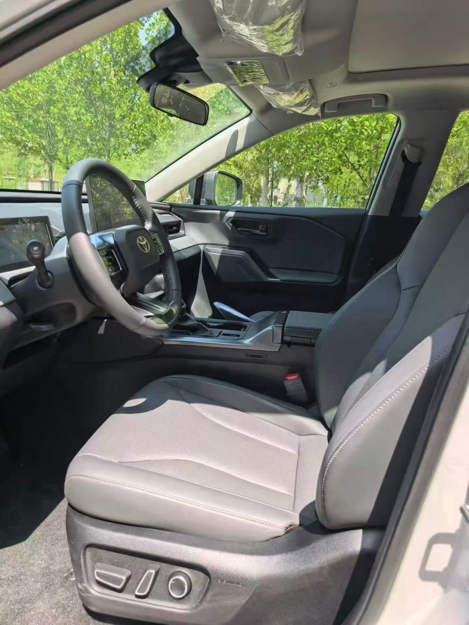 Vehicle - Image 4