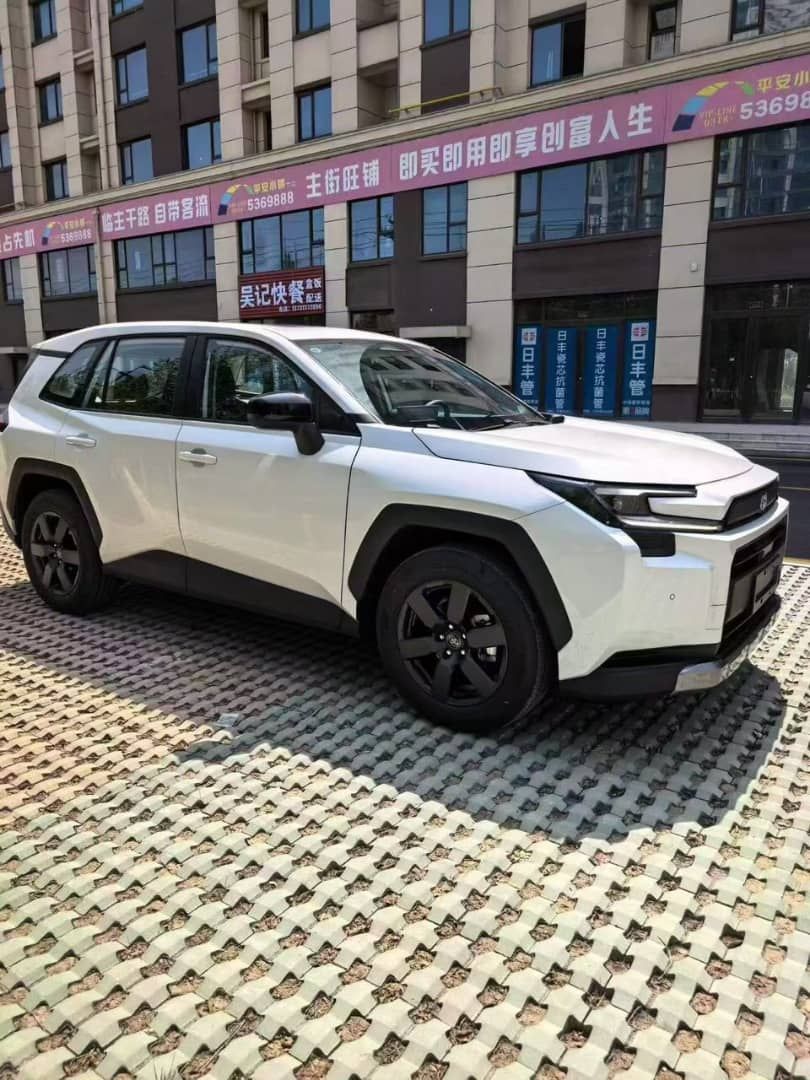 Vehicle - Image 8