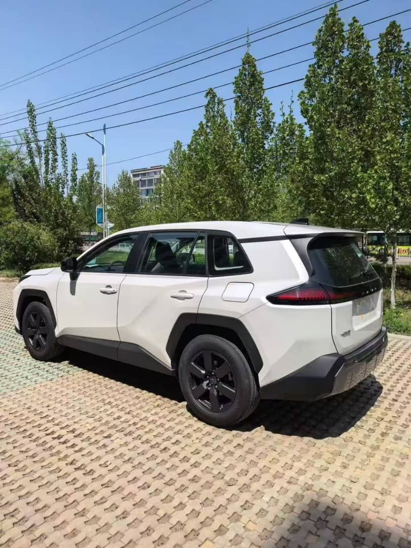 2026 Toyota RAV 4 - Image 1