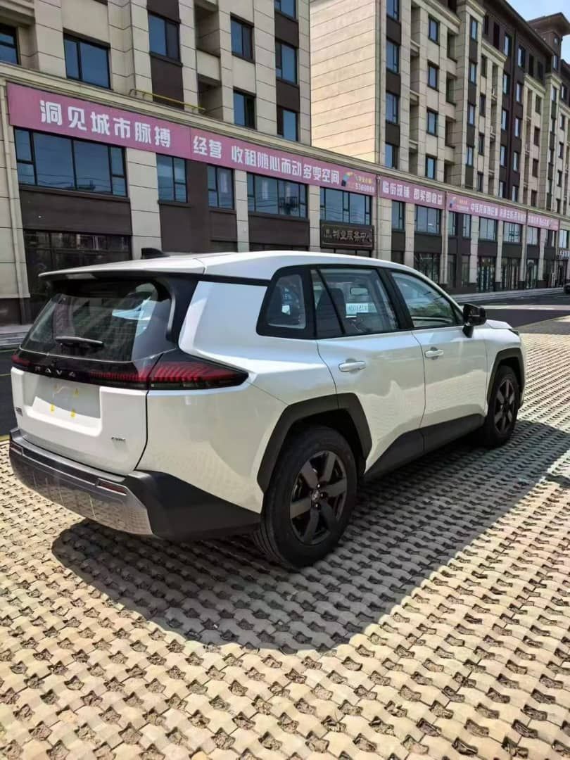 Vehicle - Image 5