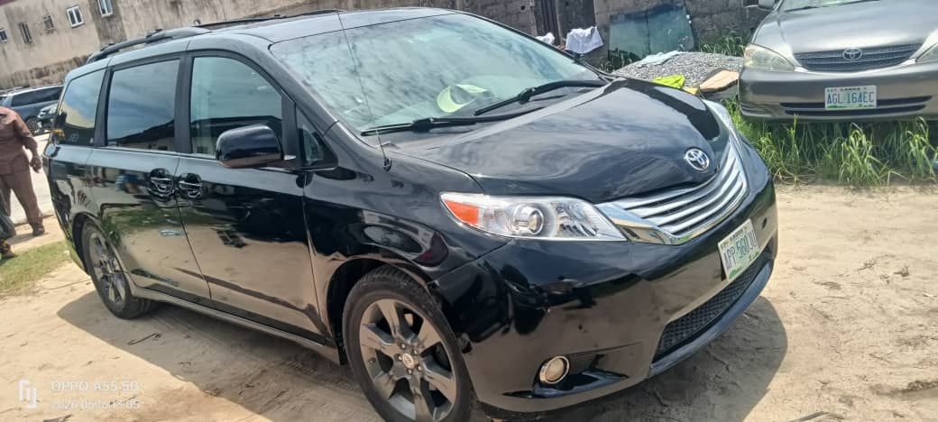 Vehicle - Image 10