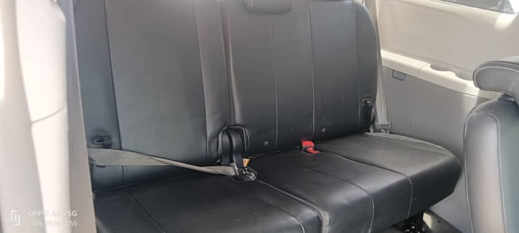 Vehicle - Image 8